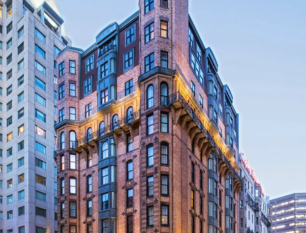 Courtyard by Marriott Boston Copley Square hotel detail image 1