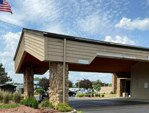 Quality Inn & Suites Goshen hotel detail image 1