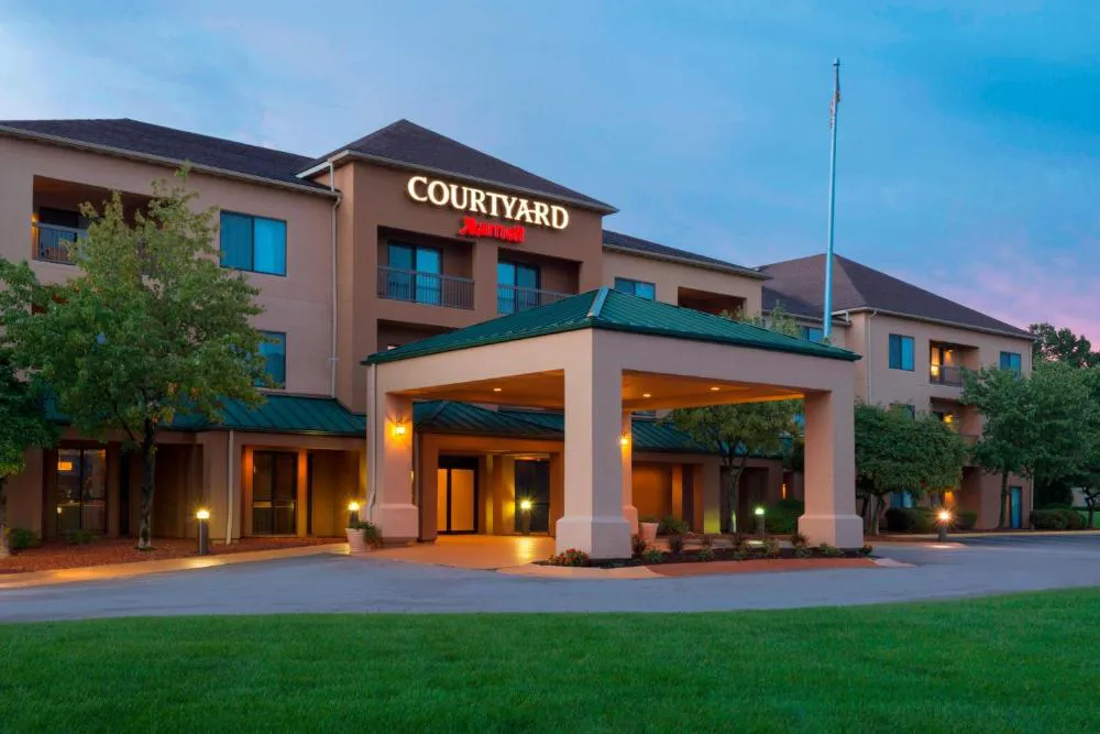 Courtyard by Marriott Akron Fairlawn hotel hero
