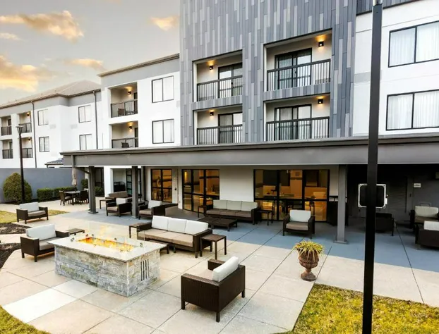 Courtyard Bowling Green Convention Center hotel detail image 3