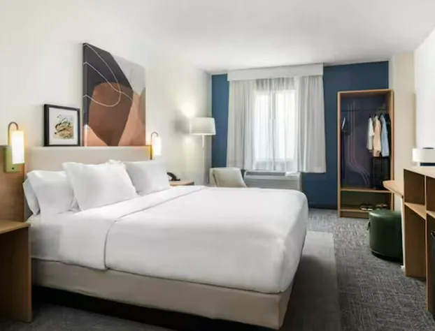 Spark by Hilton Birmingham Colonnade hotel detail image 2