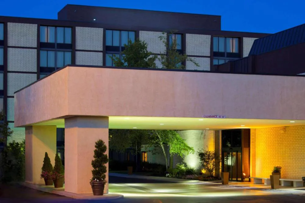 Wyndham Columbus hotel hero