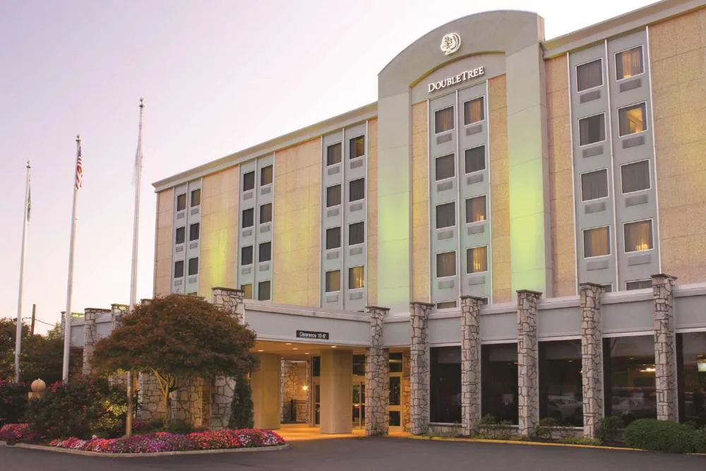 DoubleTree by Hilton Pittsburgh Airport hotel hero