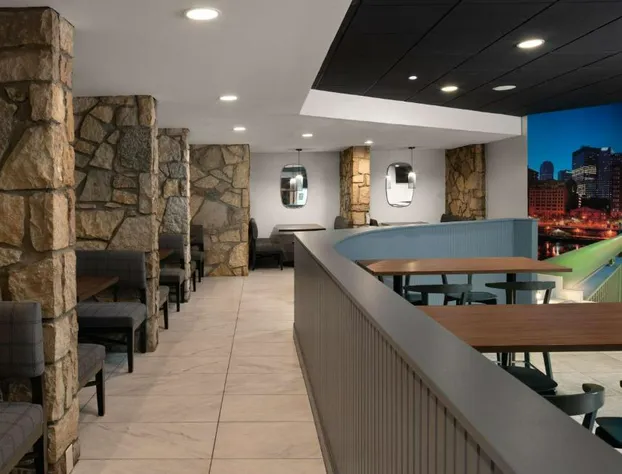 DoubleTree by Hilton Pittsburgh Airport hotel detail image 4