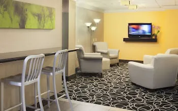 DoubleTree by Hilton Springdale hotel detail image 3