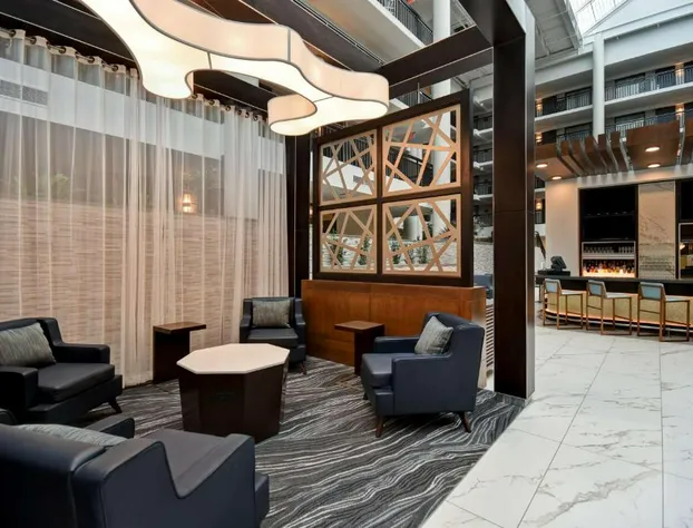 Embassy Suites Syracuse hotel detail image 4