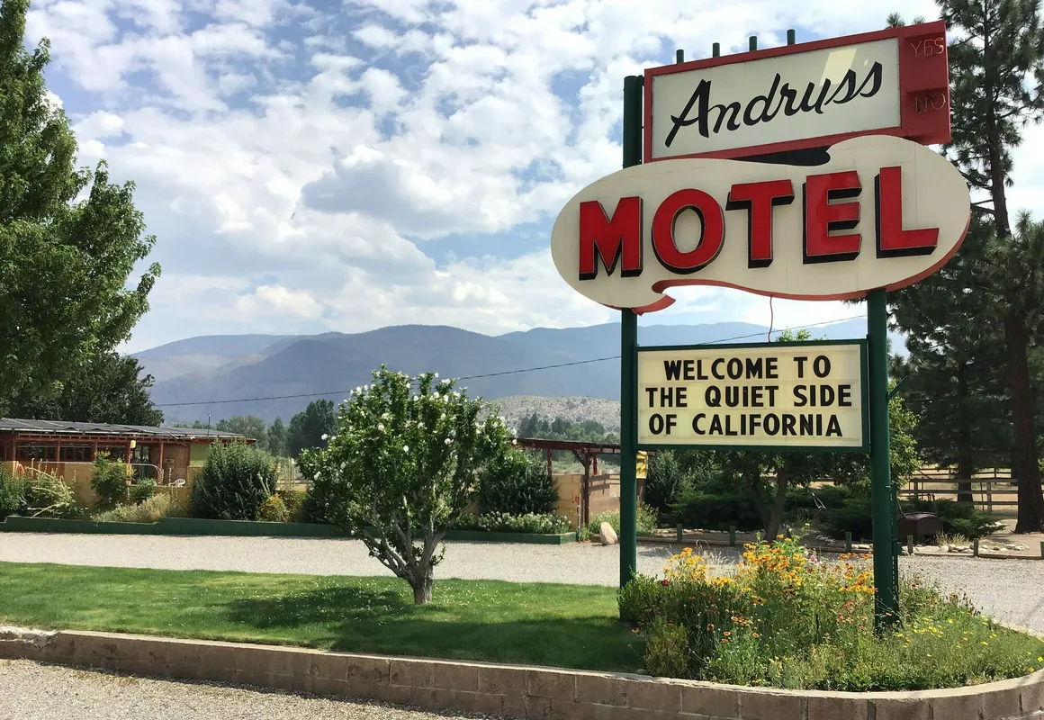 Andruss Motel hotel hero