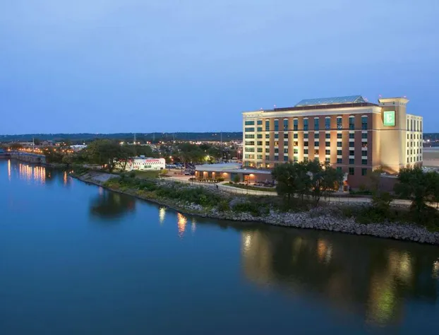Embassy Suites by Hilton E Peoria Riverfront Conf Center hotel detail image 3