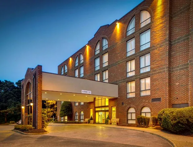 Embassy Suites Williamsburg hotel detail image 1