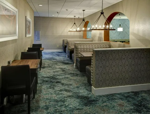 Embassy Suites Williamsburg hotel detail image 4