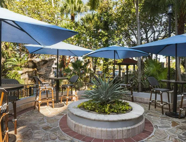 Embassy Suites by Hilton Fort Lauderdale 17th Street hotel detail image 2