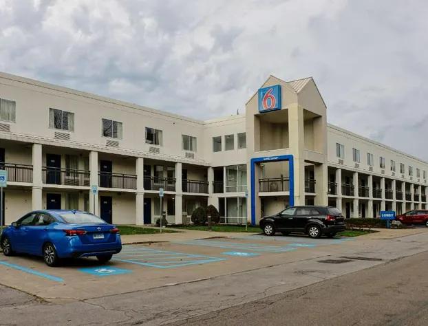 Motel 6 Buffalo, NY - Airport - Williamsville hotel detail image 4