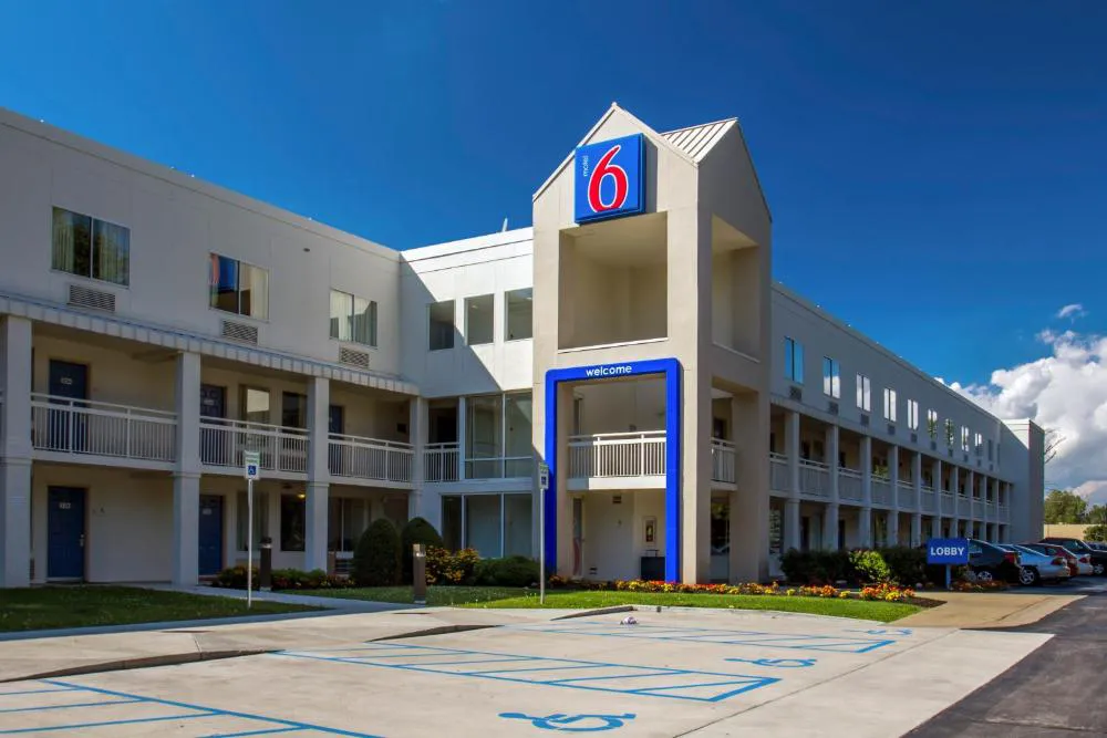 Motel 6 Buffalo, NY - Airport - Williamsville hotel hero