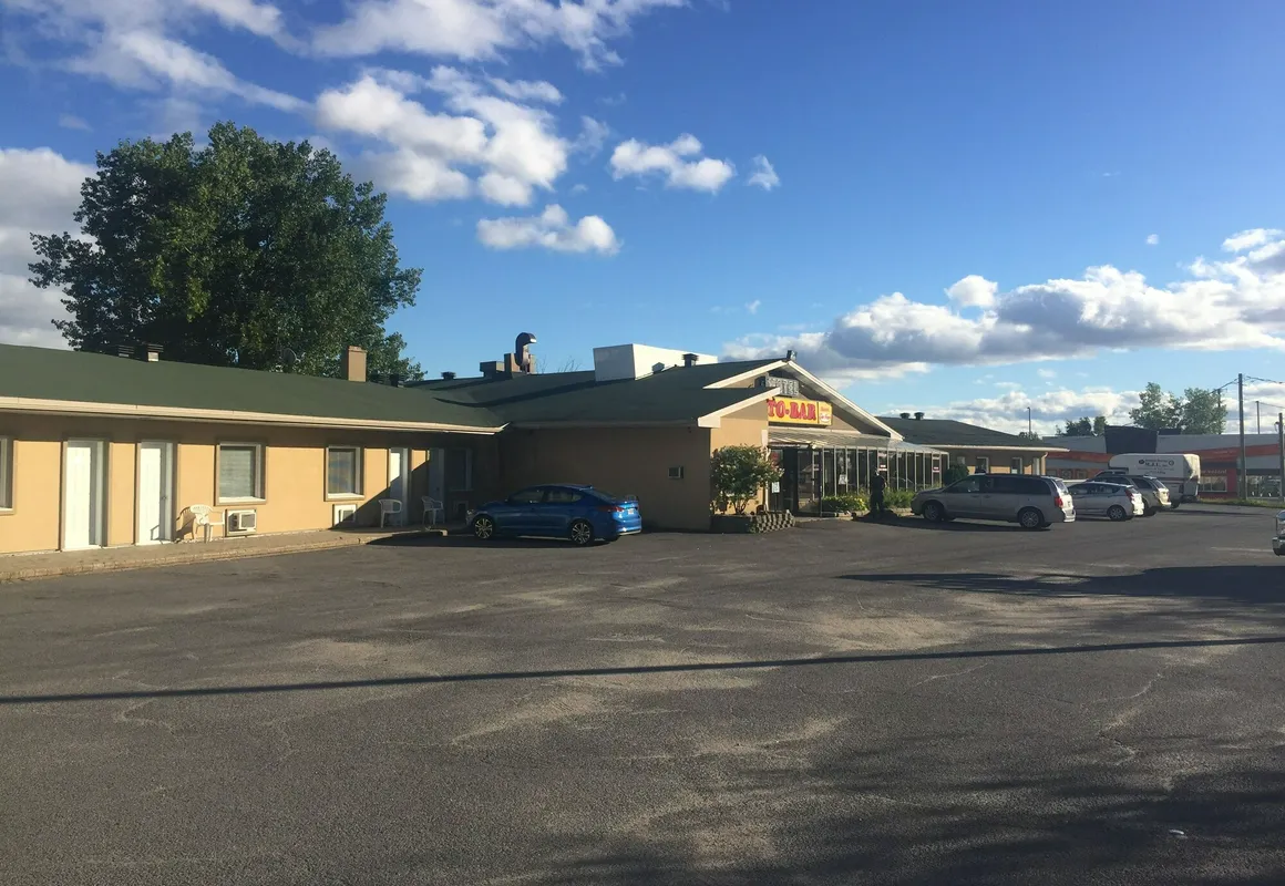 Motel Du Parc Masson hotel hero