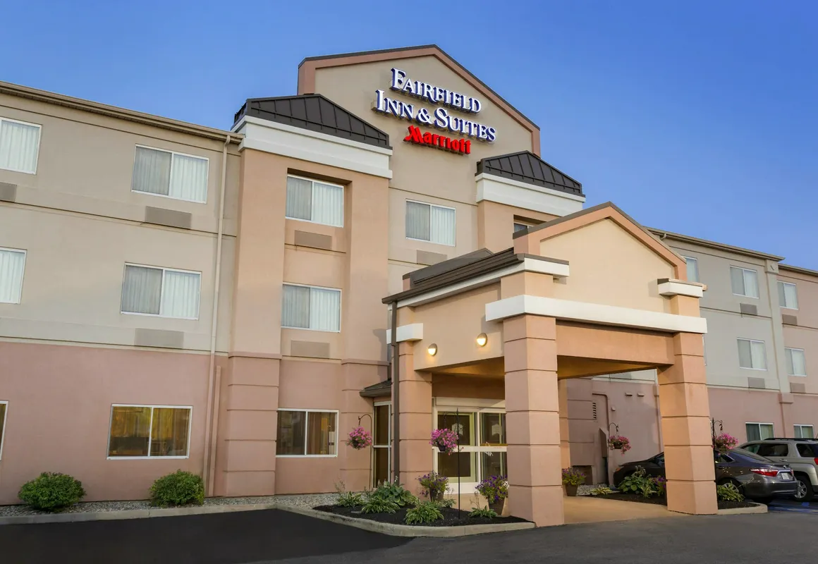 Fairfield Inn & Suites Toledo Maumee hotel hero