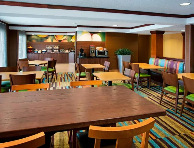 Fairfield Inn and Suites By Marriott Merrillville hotel detail image 2