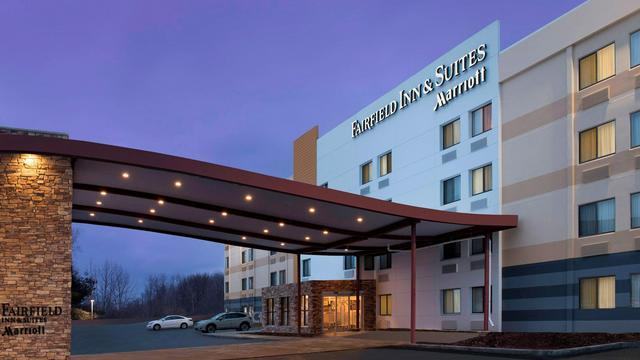 Fairfield Inn & Suites Albany East Greenbush hotel detail image 1