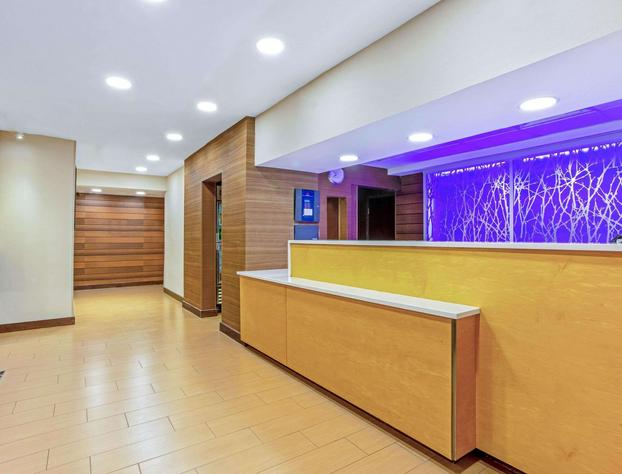 La Quinta Inn & Suites by Wyndham Manassas Battlefield hotel detail image 4