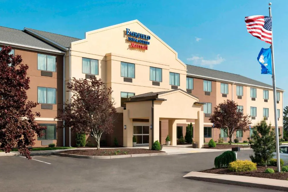 Fairfield Inn & Suites Hartford Manchester hotel hero