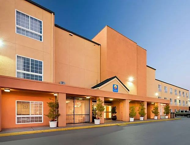 Comfort Inn & Suites Oakland hotel detail image 2