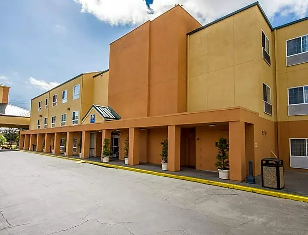 Comfort Inn & Suites Oakland hotel detail image 3