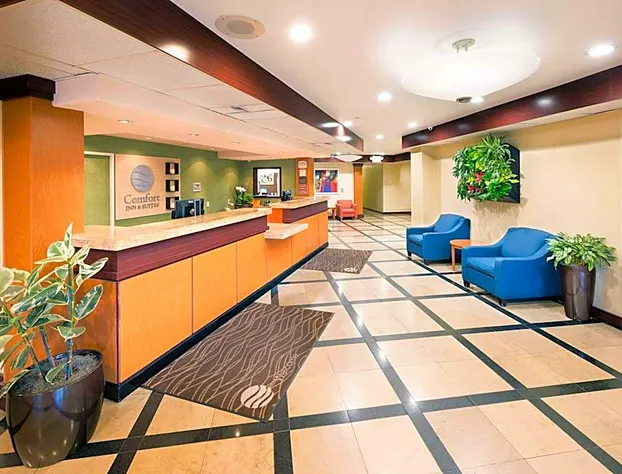 Comfort Inn & Suites Oakland hotel detail image 4