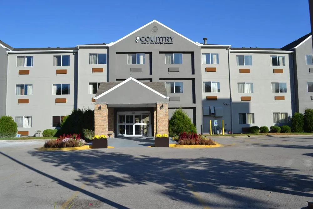 Country Inn & Suites by Radisson, Fairview Heights, IL hotel hero