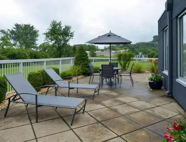 Fairfield Inn by Marriott Pittsburgh New Stanton hotel detail image 1