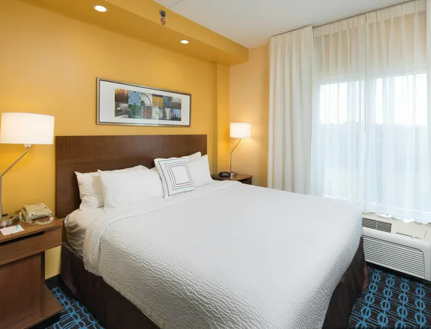 Fairfield Inn & Suites Newark Liberty International Airport hotel detail image 4