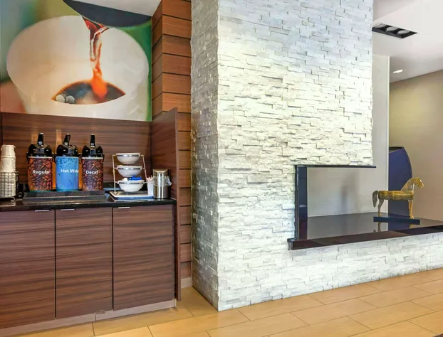 Comfort Inn & Suites Green Bay Stadium Area hotel detail image 4