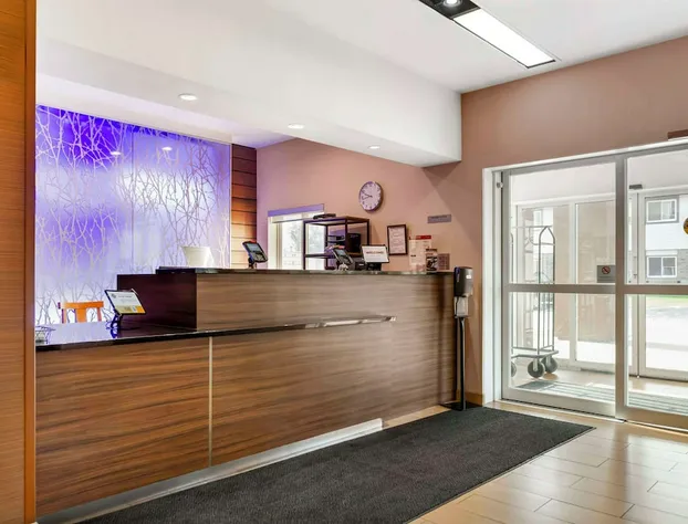 Comfort Inn & Suites Green Bay Stadium Area hotel detail image 2