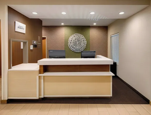 Fairfield Inn and Suites by Marriott Indianapolis Airport hotel detail image 2
