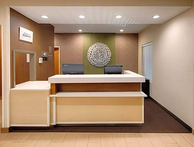 Fairfield Inn and Suites by Marriott Indianapolis Airport hotel detail image 2