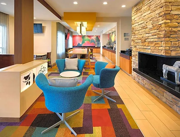 Fairfield Inn and Suites by Marriott Indianapolis Airport hotel detail image 3