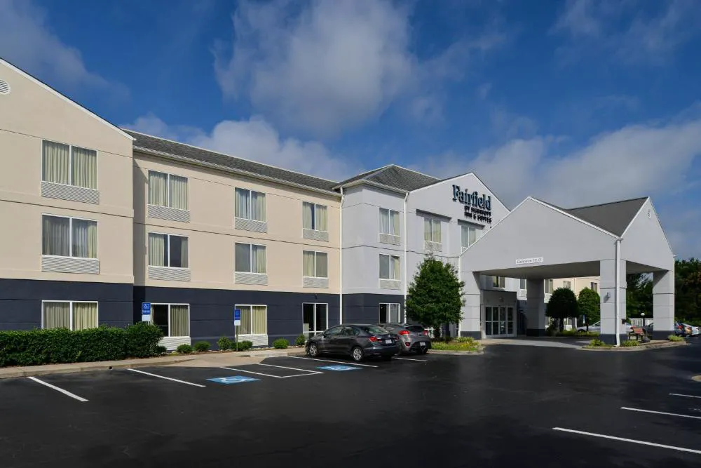Fairfield Inn by Marriott Arrowood hotel hero