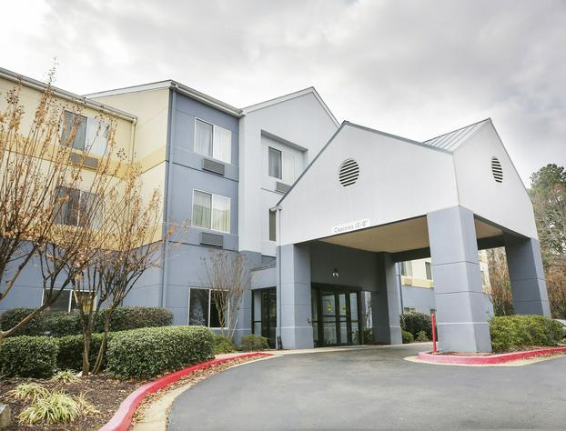 Quality Inn & Suites hotel detail image 1