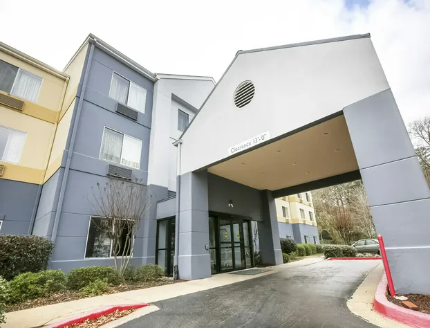 Quality Inn & Suites hotel detail image 1