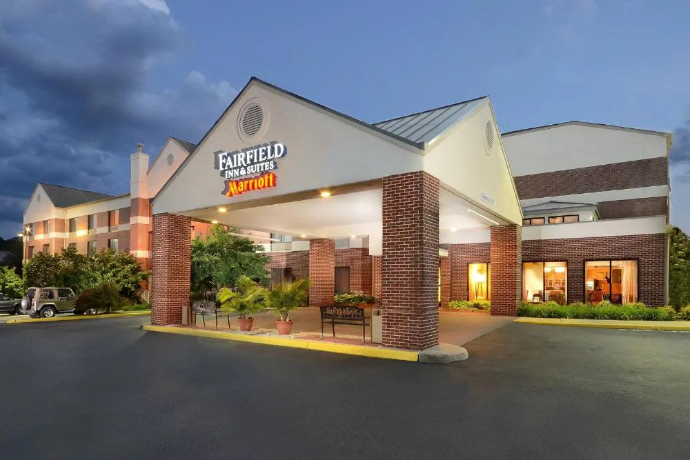 Fairfield Inn & Suites by Marriott Charlottesville North hotel hero