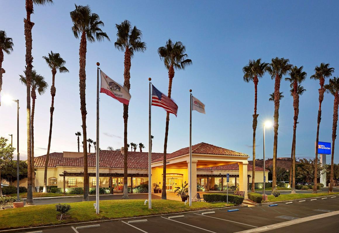 Hilton Garden Inn Valencia Six Flags hotel hero