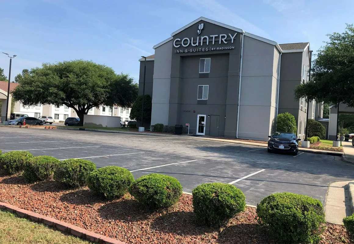 Country Inn & Suites by Radisson, Fayetteville I-95, NC hotel hero