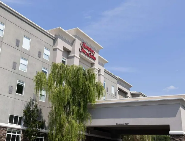 Hampton Inn & Suites Greensboro/Coliseum Area hotel detail image 1