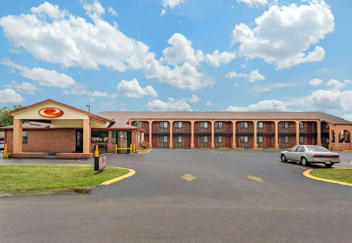 Econo Lodge Nashville North hotel hero