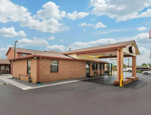 Econo Lodge Nashville North hotel detail image 2