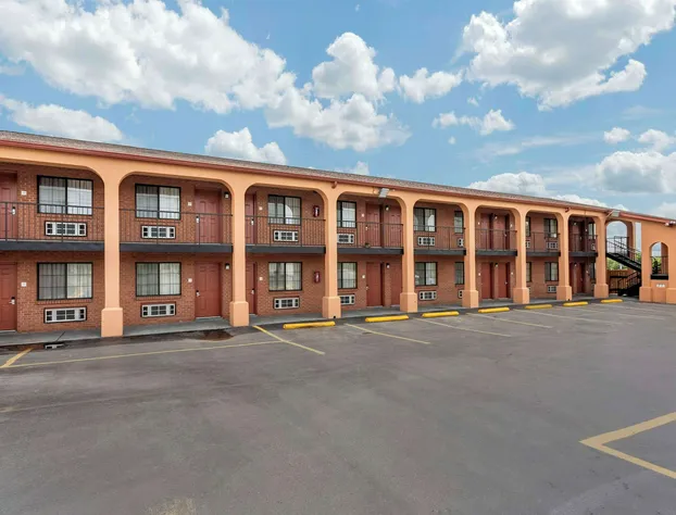 Econo Lodge Nashville North hotel detail image 3