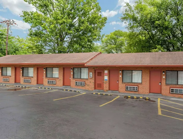 Econo Lodge Nashville North hotel detail image 4