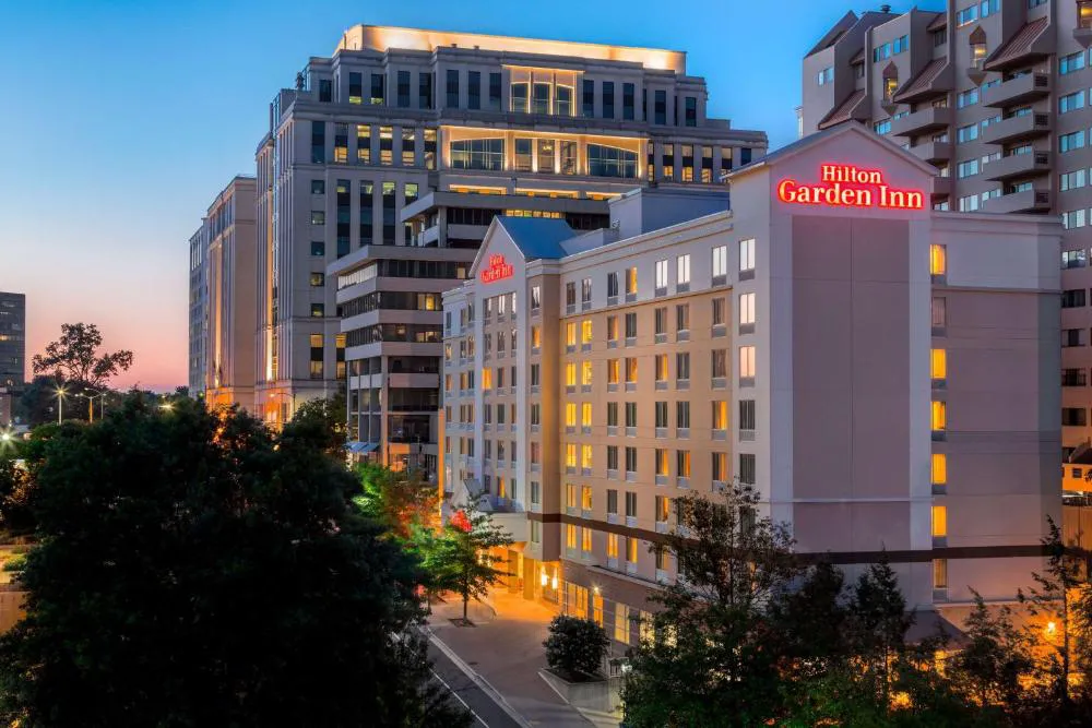 Hilton Garden Inn Arlington/Courthouse Plaza hotel hero