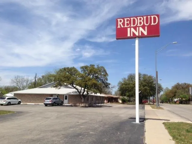 Redbud Inn hotel hero