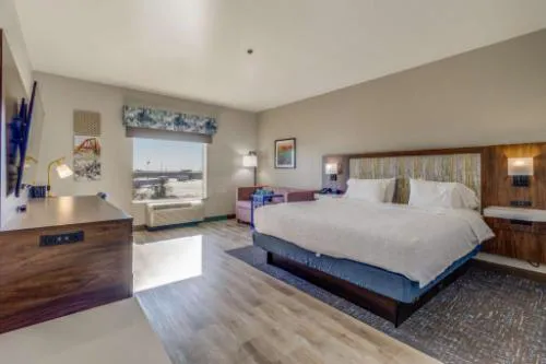 Hampton Inn & Suites Gainesville hotel detail image 1