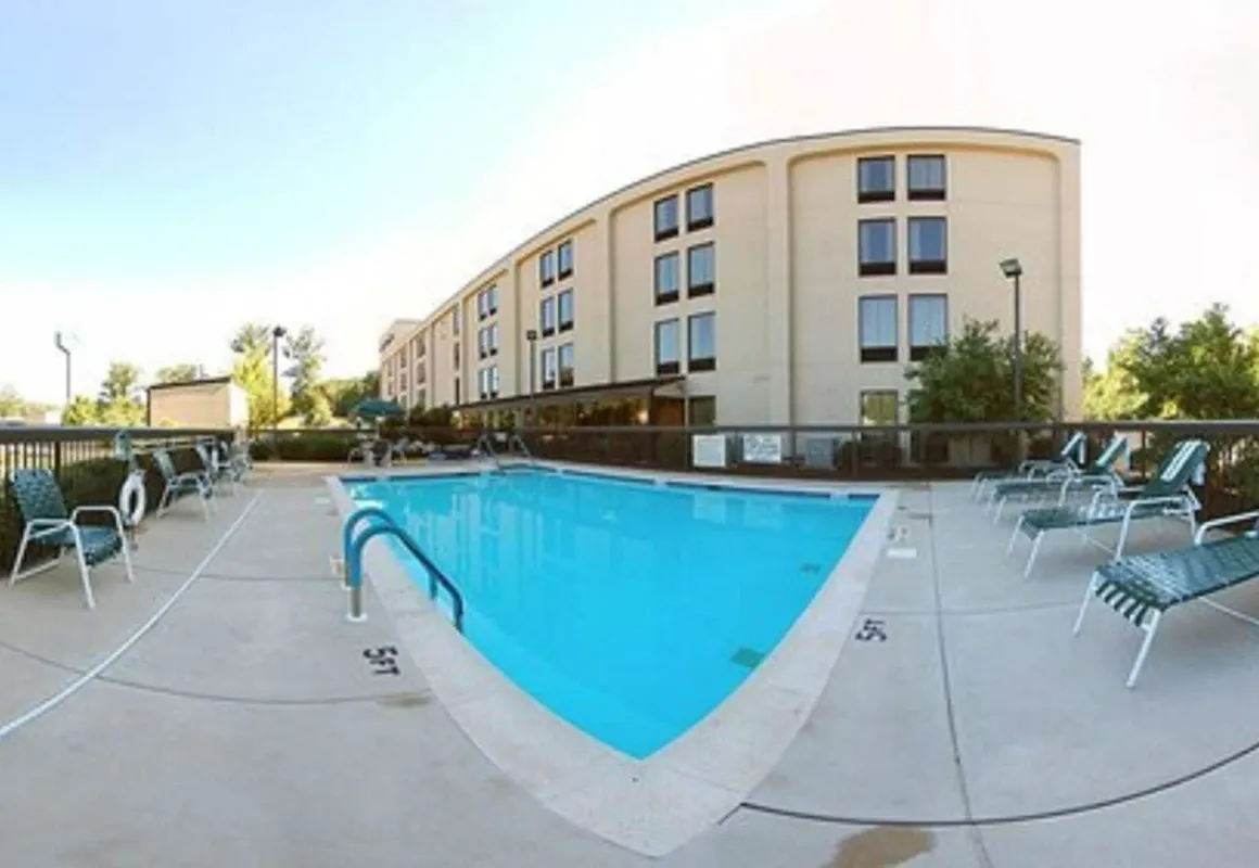 Hampton Inn Manheim hotel hero