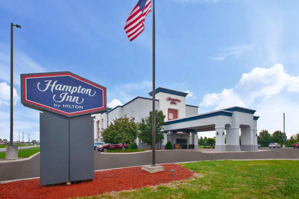 Hampton Inn Clarion hotel hero